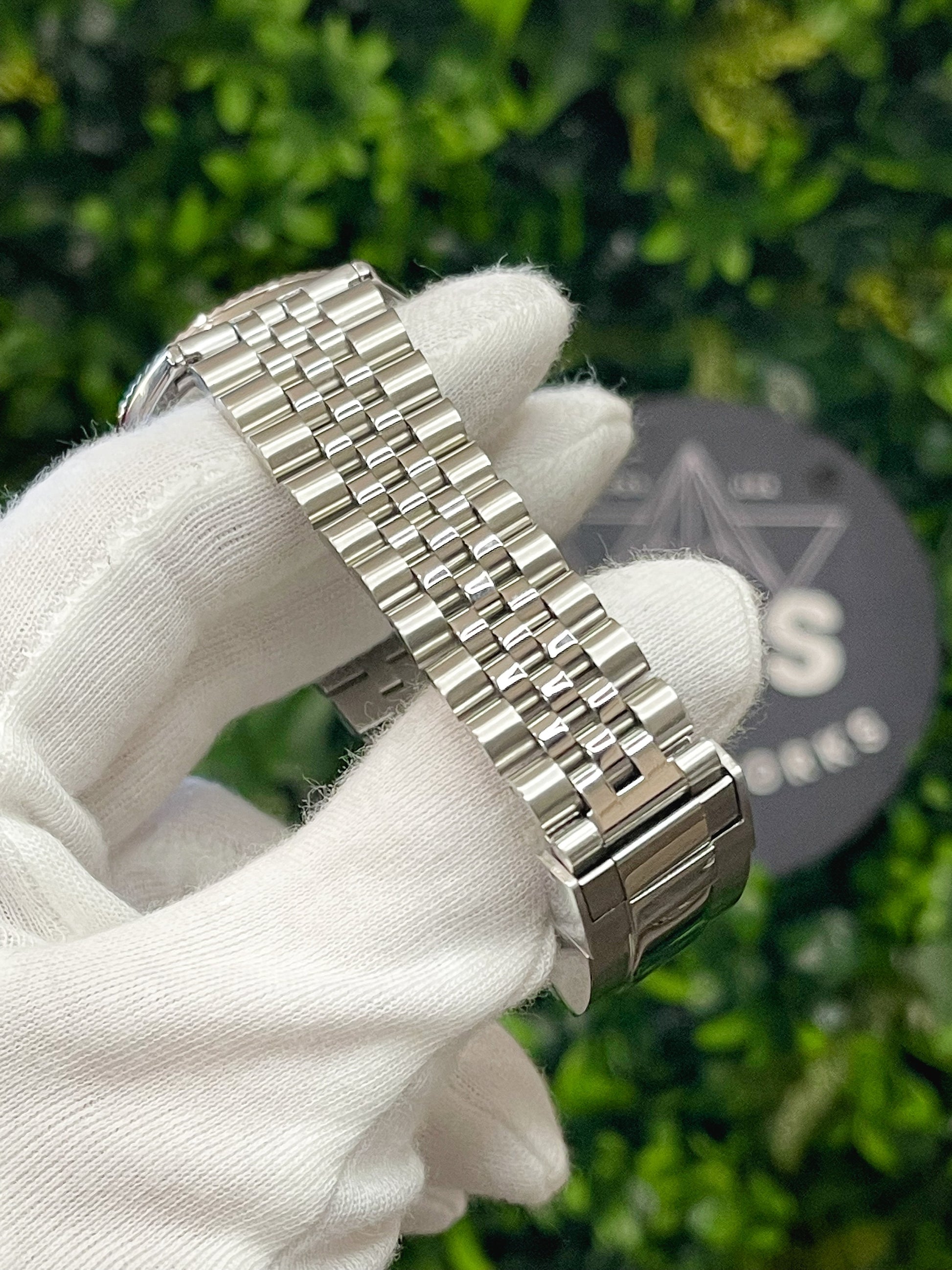 The "SNXSJUST"  Genuine Seiko SNXS Modified (Blue Dial) Datejust Homage w/ Sapphire Crystal, Fluted Bezel and Jublee style bracelet