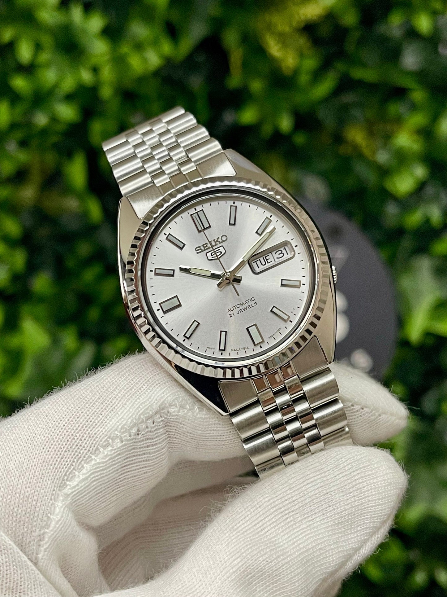 The "SNXSJUST" Genuine Seiko SNXS Modified (Silver Dial) DJ Homage w/ Sapphire Crystal, Fluted Bezel, and Jublee style Bracelet