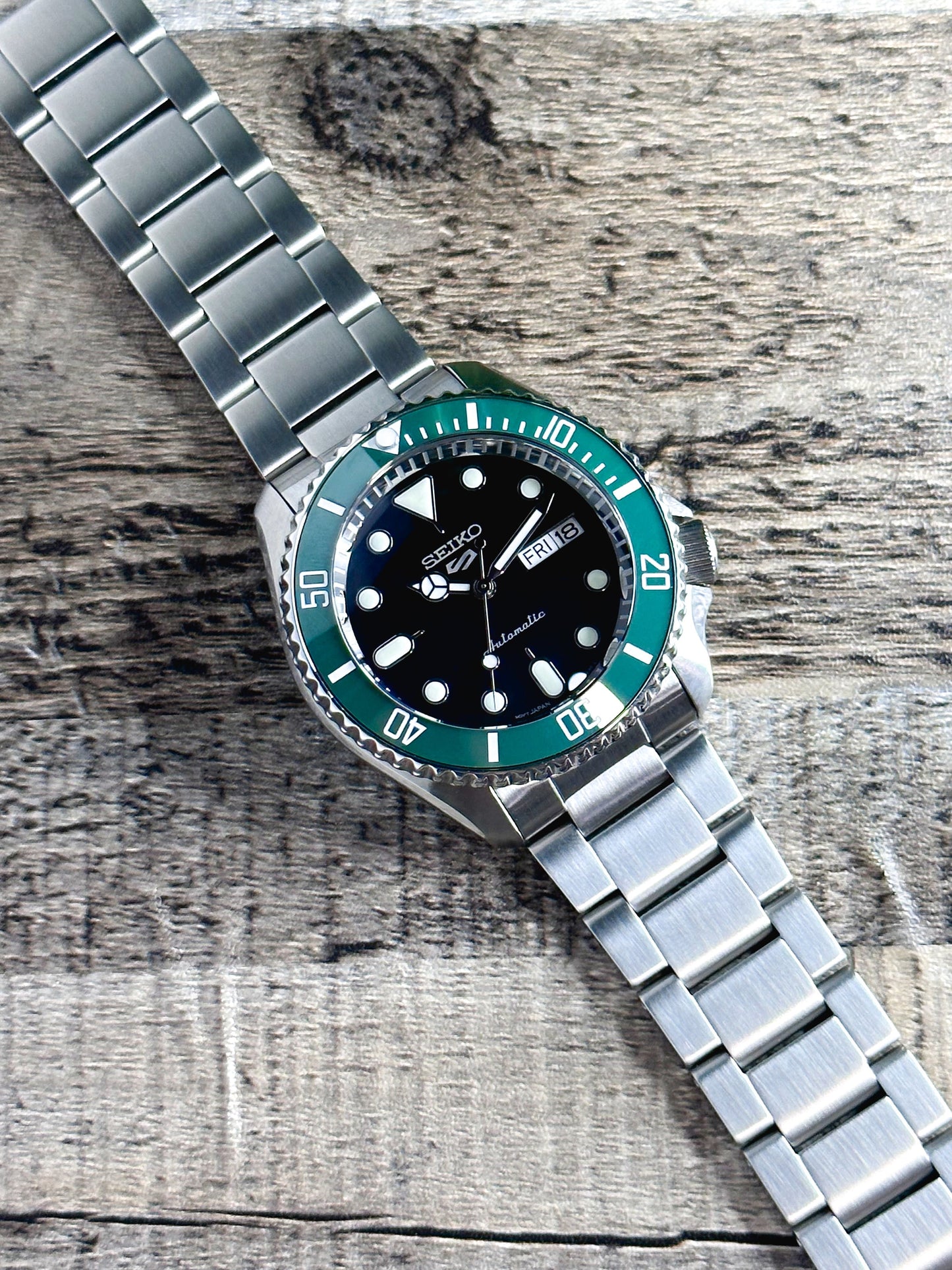 42mm "KERMIT" Genuine Seiko 5KX SRPD Modified Sub Style w/ Sapphire Crystal, Ceramic Bezel Insert & Stainless Bracelet