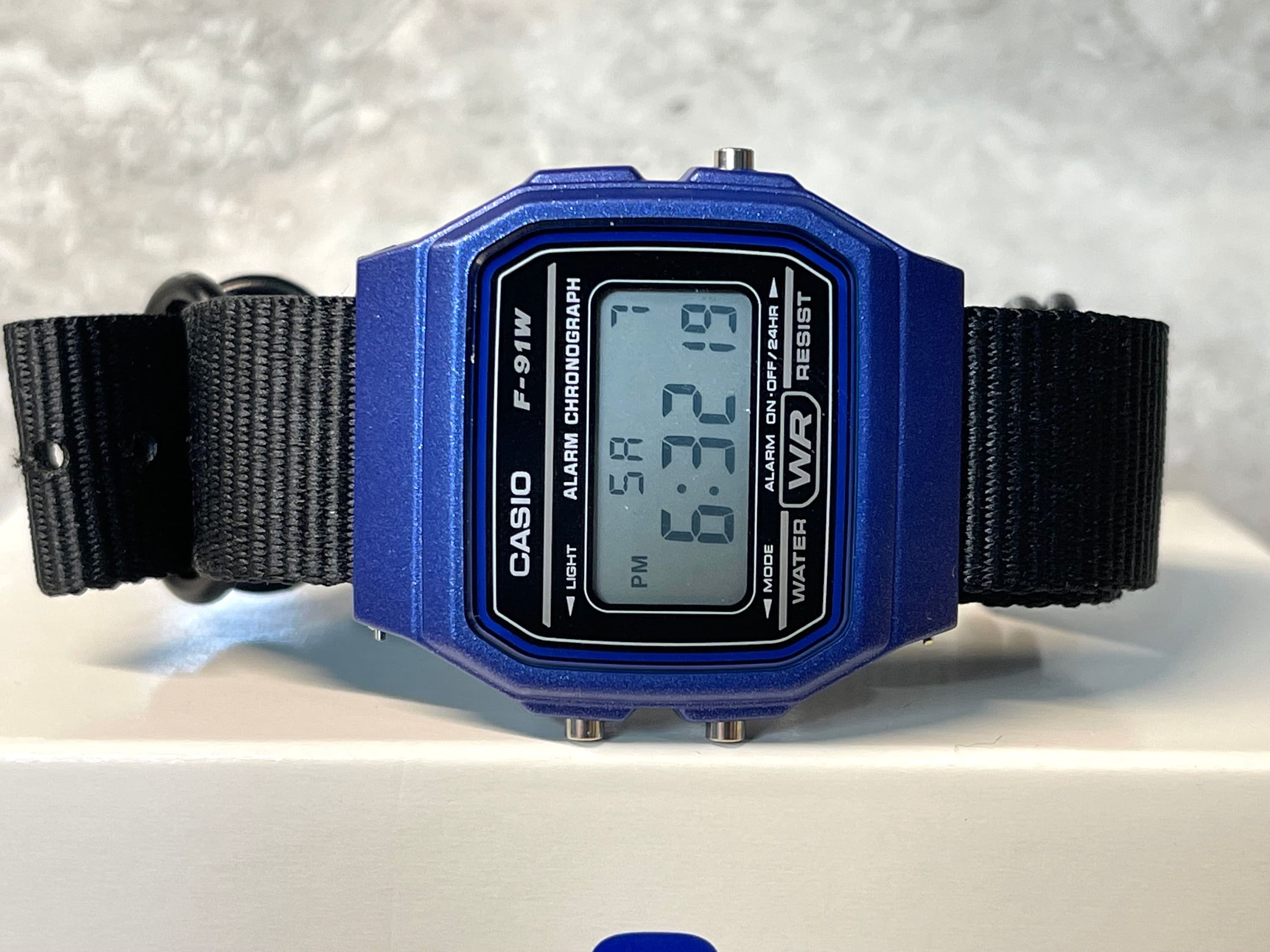 Casio blue strap discount watch