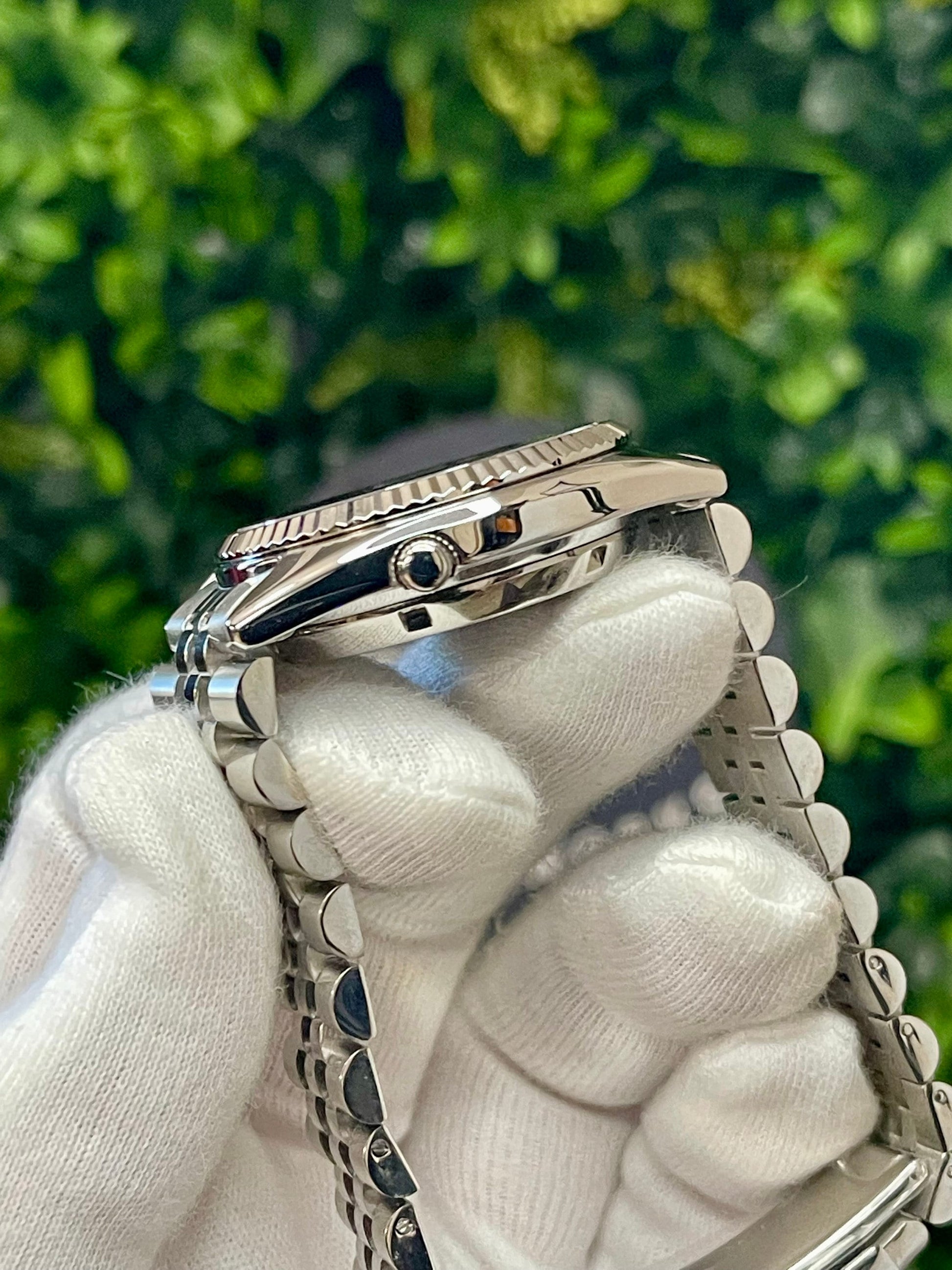 The "SNXSJUST"  Genuine Seiko SNXS Modified (Blue Dial) Datejust Homage w/ Sapphire Crystal, Fluted Bezel and Jublee style bracelet